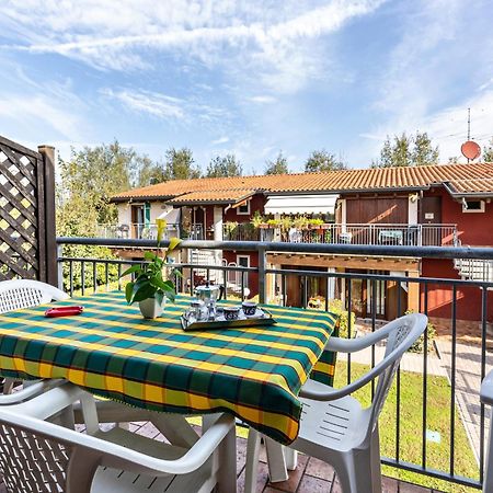 Residence La Corte Near Gardaland Castelnuovo del Garda Eksteriør billede
