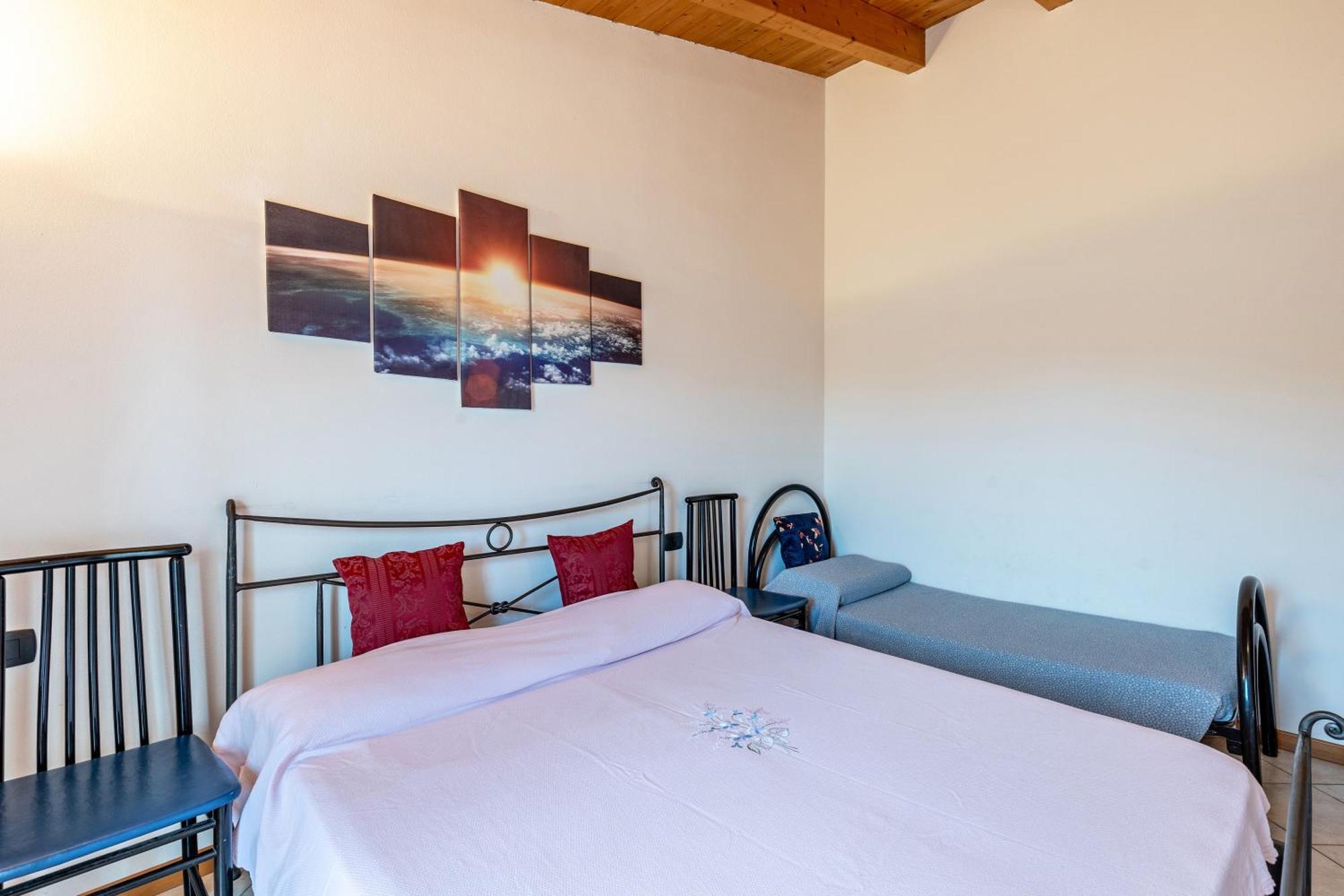 Residence La Corte Near Gardaland Castelnuovo del Garda Eksteriør billede
