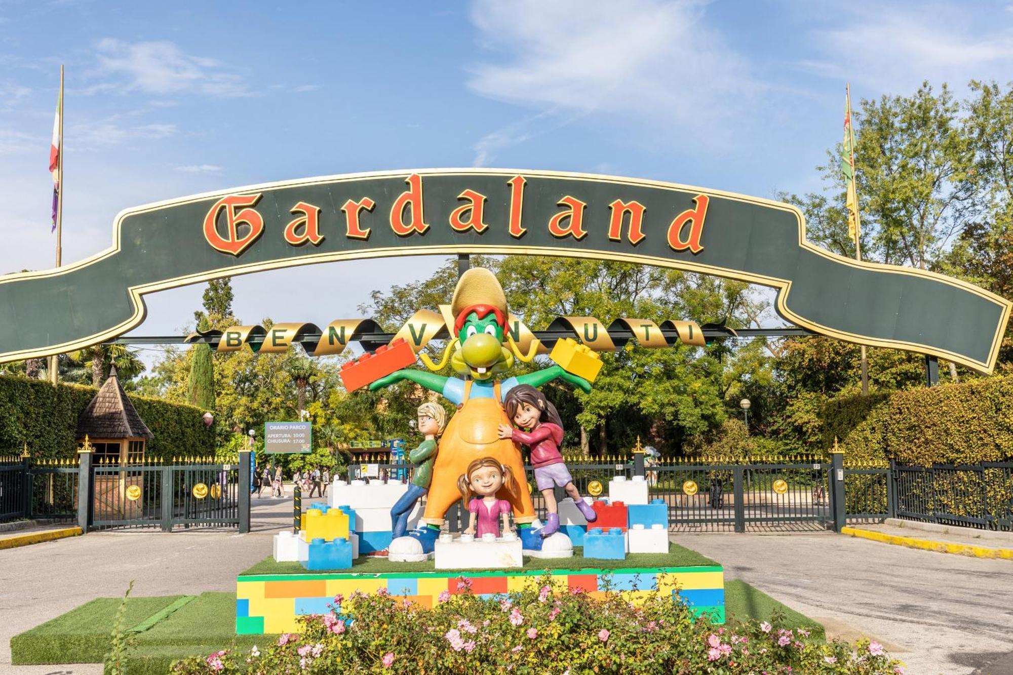 Residence La Corte Near Gardaland Castelnuovo del Garda Eksteriør billede